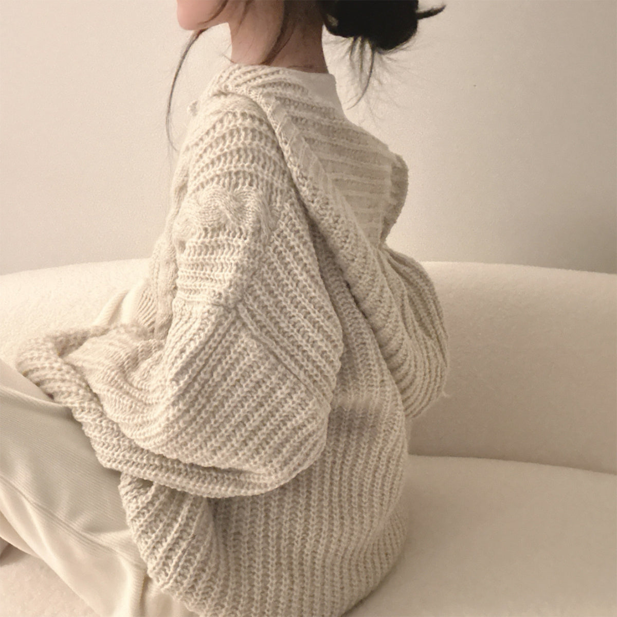 Karierte Damen-Strickjacke mit Kapuze