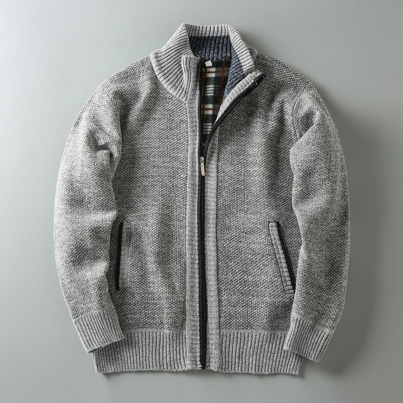 Herren-Strickjacke mit Stehkragen und Fleecefutter