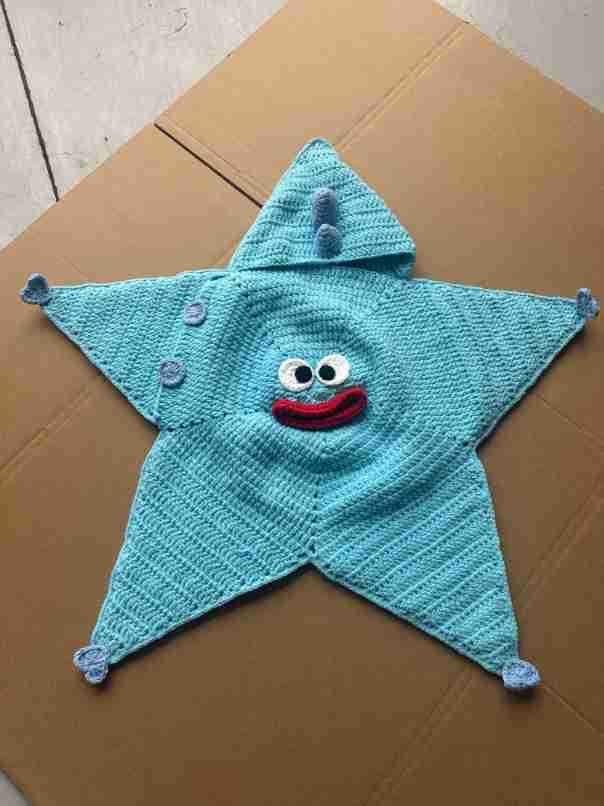 Handgehäkelter Baby-Schlafsack im Seestern-Design