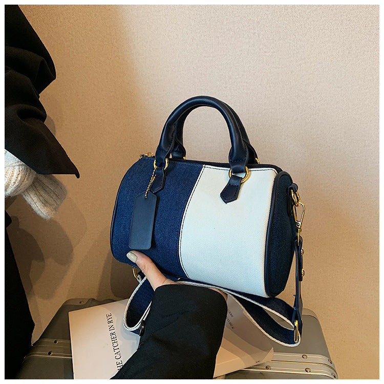Kleine Schultertasche mit Reißverschluss und Handyfach
