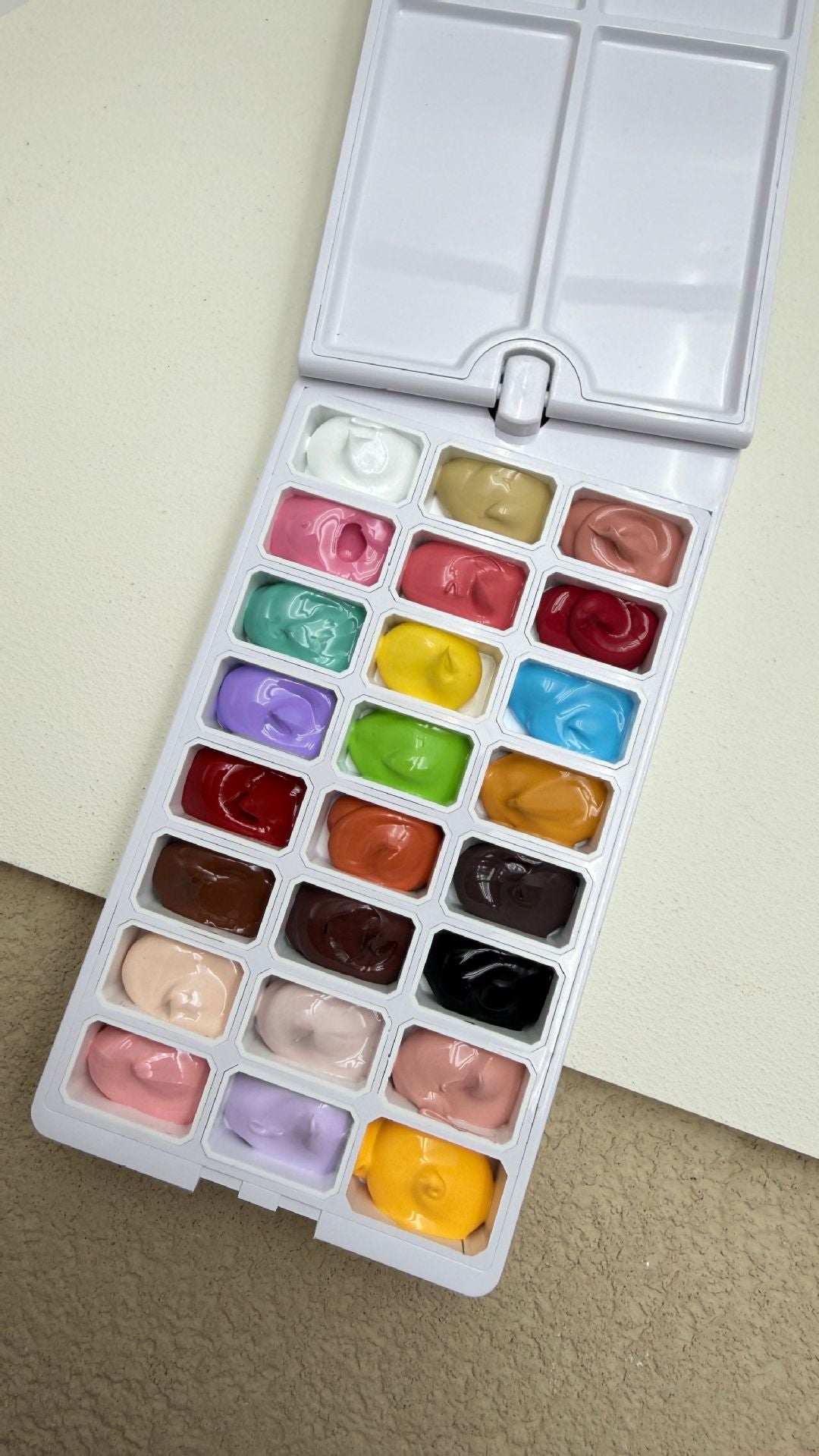Rotating Flip Cover Gel Nail Polish