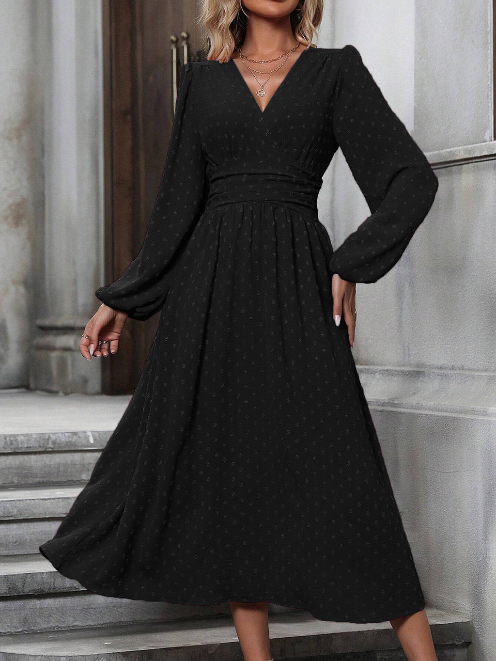 Kleid mit Ballonärmeln und geraffter Taille