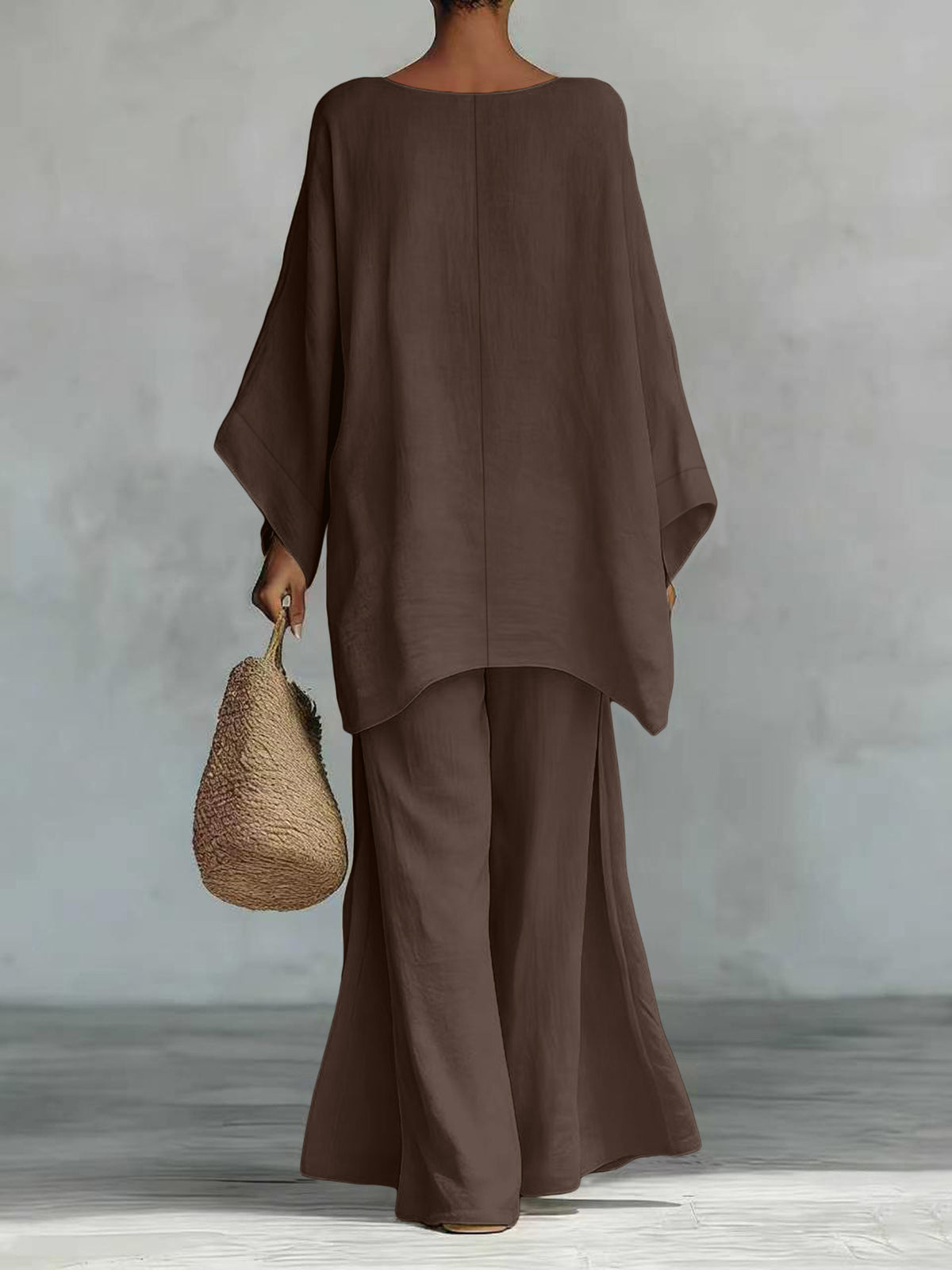 Zweiteiliges Damen-Set mit weiter Bluse und Hose