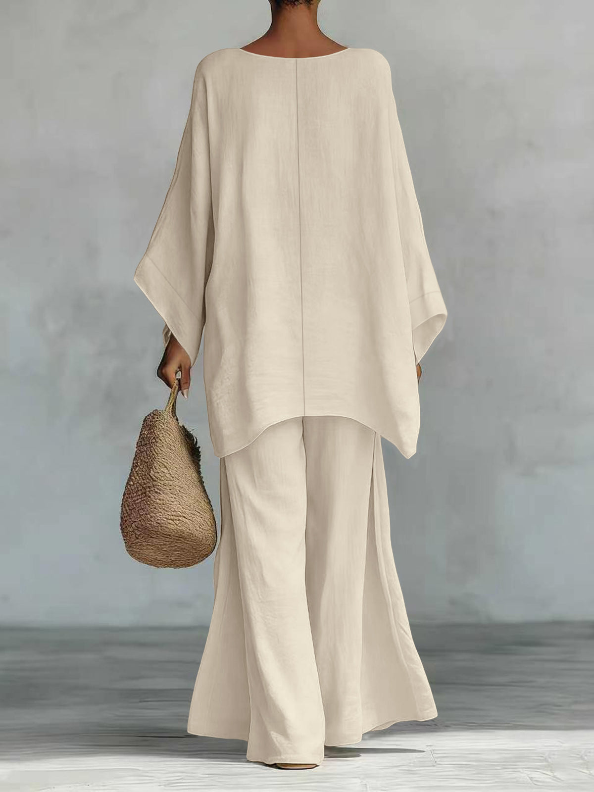 Zweiteiliges Damen-Set mit weiter Bluse und Hose