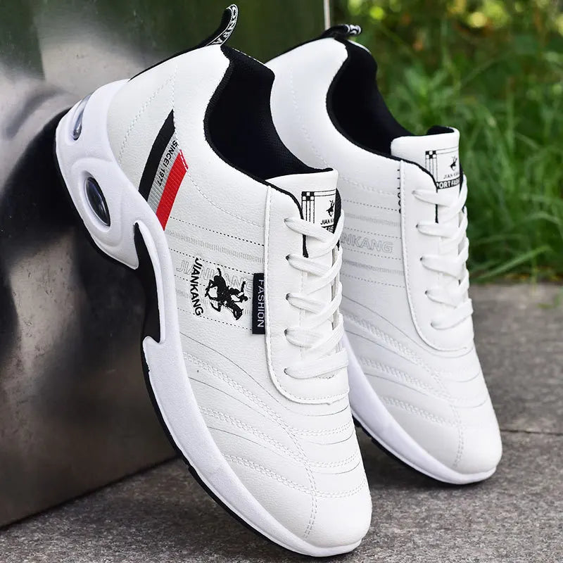 Herren-Sneaker mit Schnürung – Schwarz oder Weiß