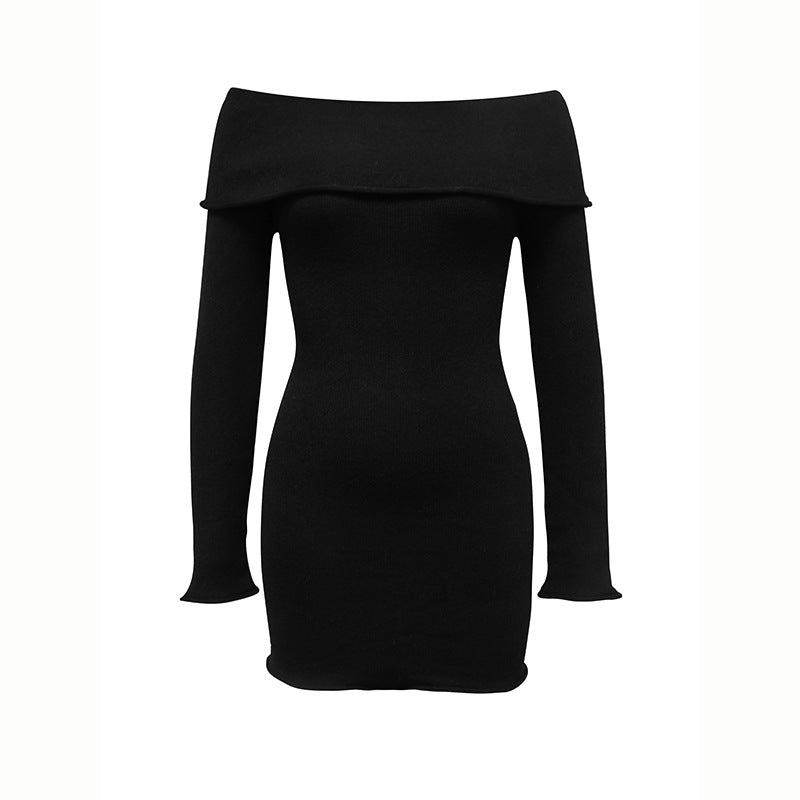Schulterfreies Strickkleid in Uni- und Streifenvarianten