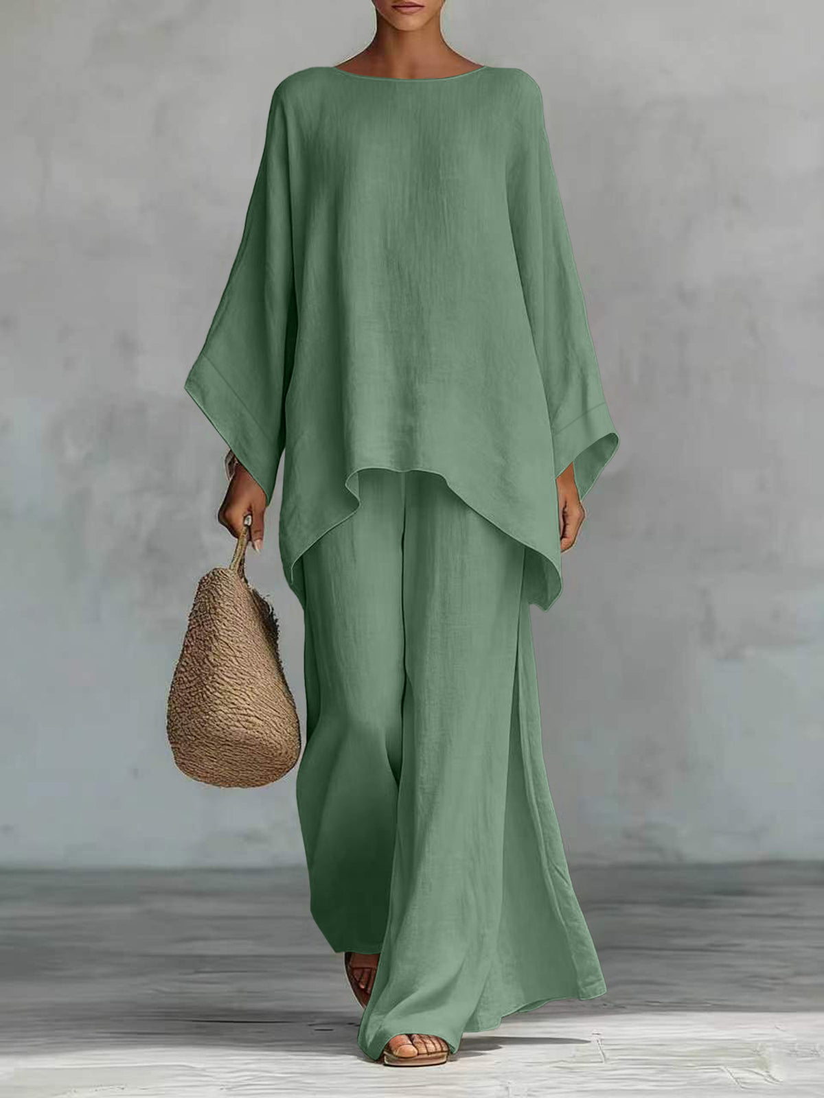 Zweiteiliges Damen-Set mit weiter Bluse und Hose